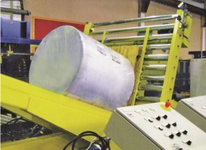 Large non-woven fabric paper roll packaging line 副本